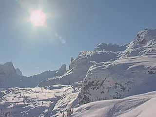  Veneto:  コルティーナ・ダンペッツォ:  イタリア:  
 
 Cortina d`Ampezzo, winter resort